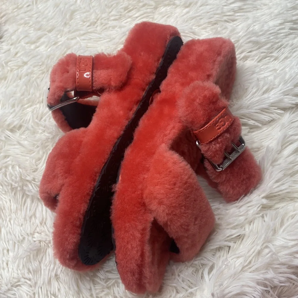 Ugg Platform Coral Colored Fuzzy Slip-On Buckle Sandals Size 8
